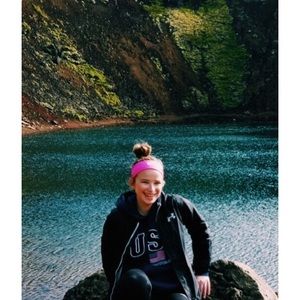 Meet your Posher, Caitlin